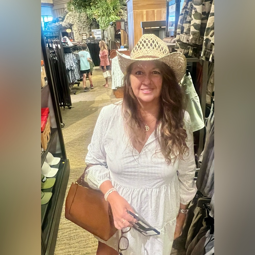 Meet your Posher, Sherry